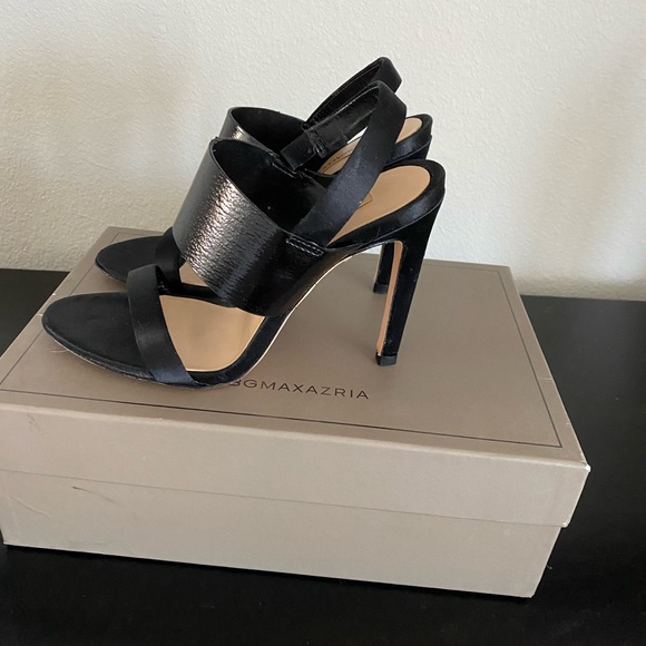 Beautiful BCBG strappy heels - Picture 4 of 4